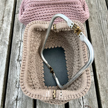 Ladda upp bild till gallerivisning, Clutch-knäppe 21 cm.