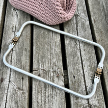 Ladda upp bild till gallerivisning, Clutch-knäppe 30 cm.