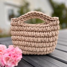 Ladda upp bild till gallerivisning, Materialkit - "Vanna" virka en väska i Premium-garnet