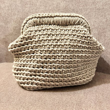 Ladda upp bild till gallerivisning, Materialkit "Malin" virka en Clutchväska