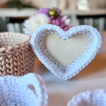 Ladda upp bild till gallerivisning, Materialkit - "Ylva" virka tre små korgar