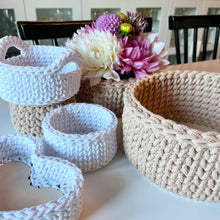 Ladda upp bild till gallerivisning, Materialkit - "Ylva" virka tre små korgar