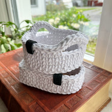 Ladda upp bild till gallerivisning, Materialkit - "Ylva" virka tre små korgar