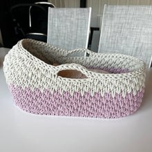 Ladda upp bild till gallerivisning, Materialkit - "Skrållan" virka en Dockbädd 42x27cm i Premiumgarnet