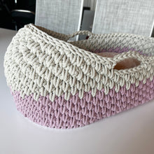 Ladda upp bild till gallerivisning, Materialkit - "Skrållan" virka en Dockbädd 42x27cm i Premiumgarnet