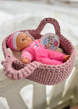 Ladda upp bild till gallerivisning, Materialkit - "Rosa" virka en dockbädd