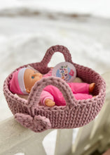 Ladda upp bild till gallerivisning, Materialkit - "Rosa" virka en dockbädd