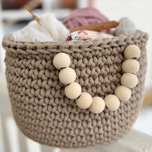Ladda upp bild till gallerivisning, Materialkit - "Tove" virka en hög korg med handtag av träpärlor