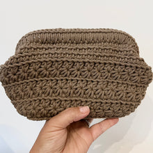 Ladda upp bild till gallerivisning, Materialkit "Bianca" virka en Clutchväska