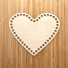 Ladda upp bild till gallerivisning, Materialkit - "Kiara" virka en hjärtkorg och två runda med lock