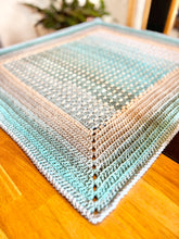 Ladda upp bild till gallerivisning, Materialkit - "Chloe" virka en babyfilt i Blockstitch