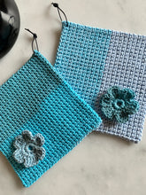 Ladda upp bild till gallerivisning, Materialkit - "Diana" virka grytlappar i dubbelvirkning