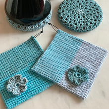 Ladda upp bild till gallerivisning, Materialkit - "Diana" virka grytlappar i dubbelvirkning