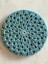 Ladda upp bild till gallerivisning, Materialkit - "Diana" virka grytlappar i dubbelvirkning