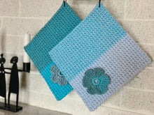 Ladda upp bild till gallerivisning, Materialkit - "Diana" virka grytlappar i dubbelvirkning