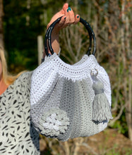 Ladda upp bild till gallerivisning, Materialkit - "Alice" virka handväskan med runda handtag