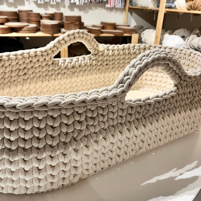 Mönster till att virka "Iris" babykorg i Jumbogarnet