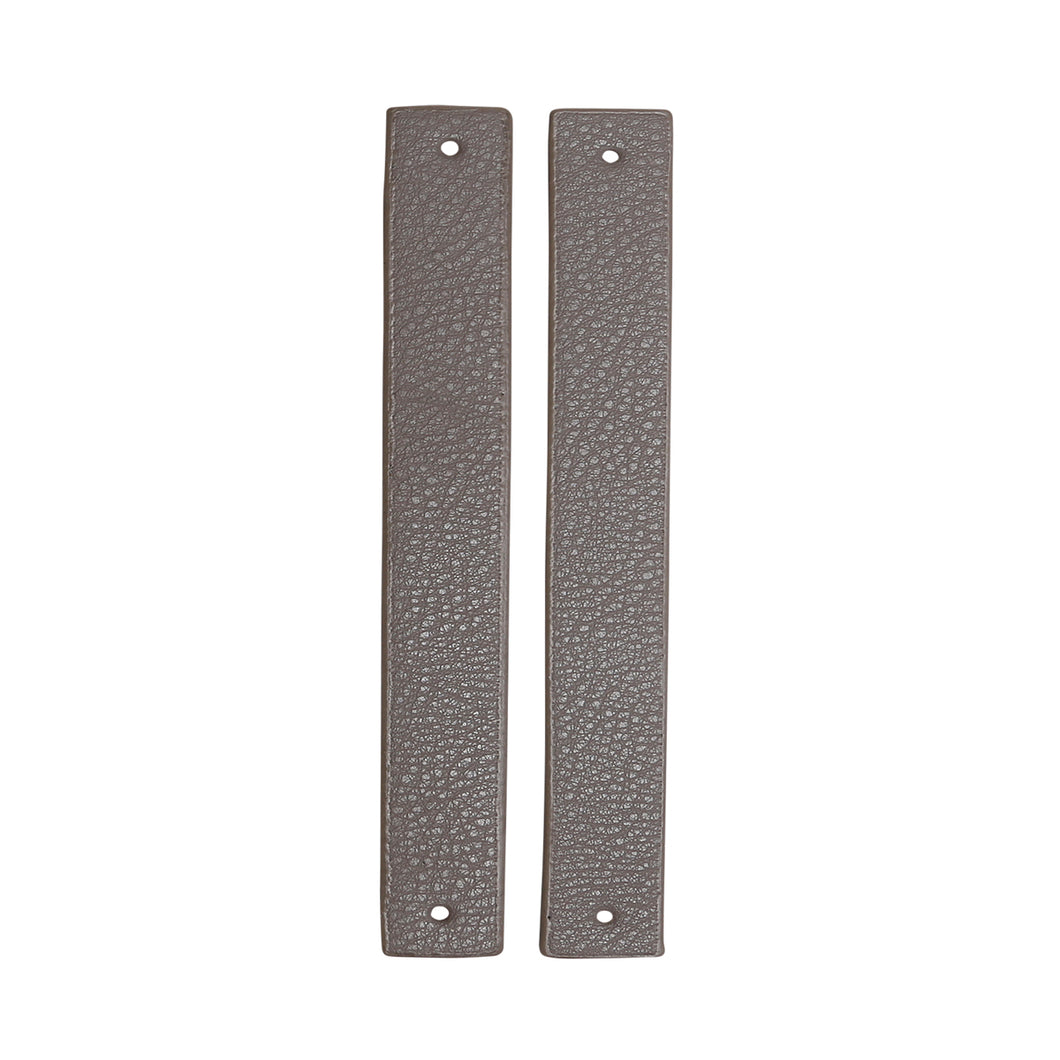 Remmar med nithål - konstläder - 2-p. - 18 x 2,2 cm. - Gråa