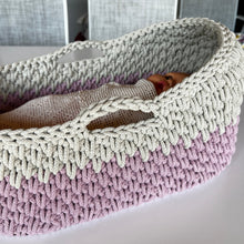 Ladda upp bild till gallerivisning, Materialkit - "Skrållan" virka en Dockbädd 42x27cm i Premiumgarnet
