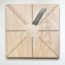 Ladda upp bild till gallerivisning, Blockningsbräda 20 cm med 8 st. tillhörande pinnar
